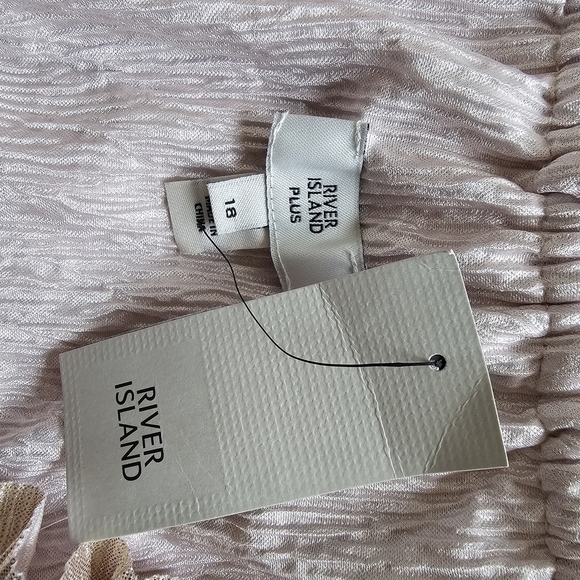 River Island Plus Plisse Bardot Off-Shoulder Cream Ruffle Top - Picture 3 of 15